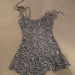 Forever 21 Black and White Floral Mini Dress
